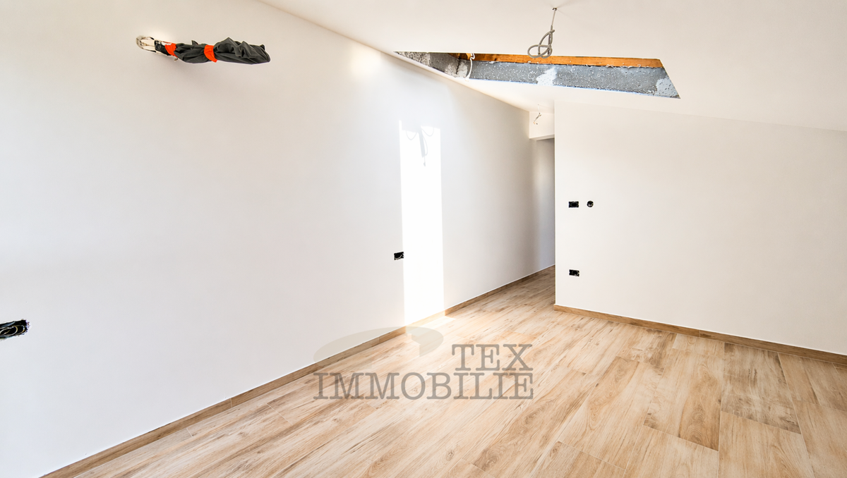 Parenzo, appartamento in costruzione a 1,6 km dal mare - S4