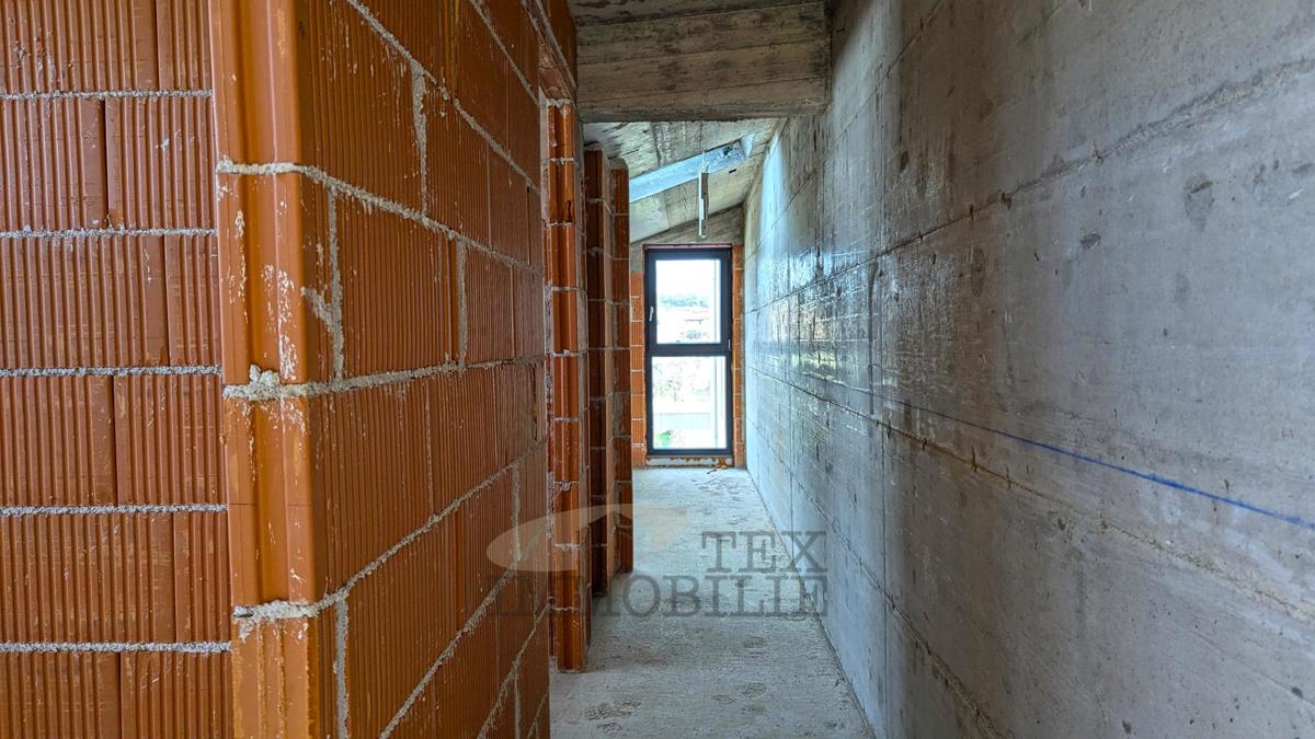 Parenzo, appartamento in costruzione a 1,6 km dal mare - S4