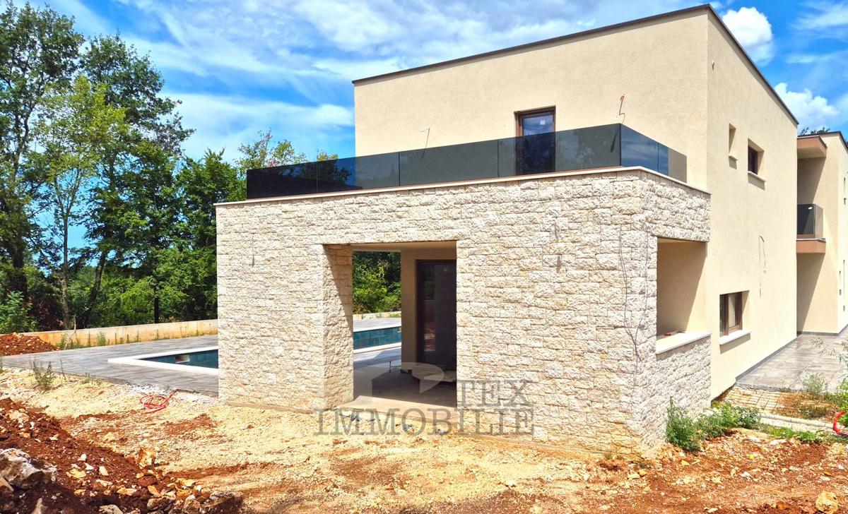 Lussuosa villa moderna con piscina a Parenzo, a 8 km dal mare
