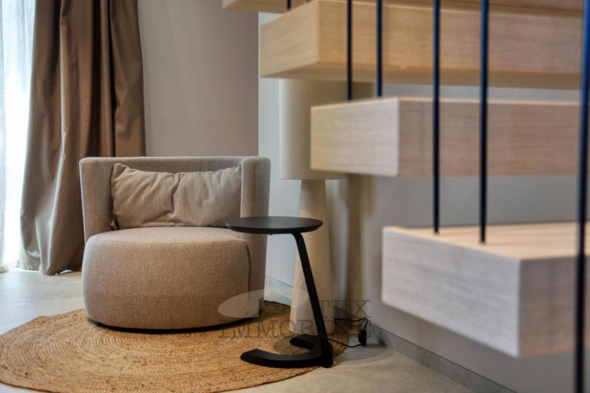 Villa di Lusso con Piscina Immersa nel Verde – Pace, Design e Piacere Assoluto