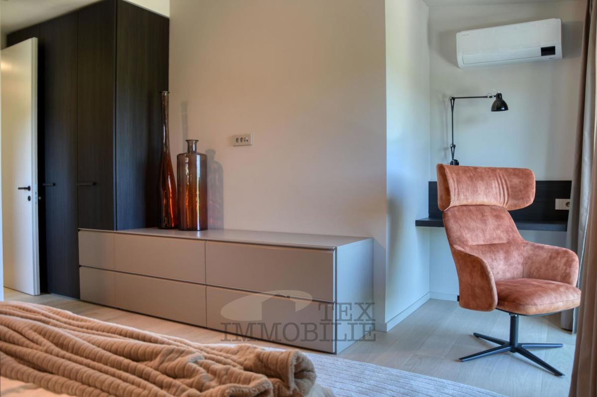 Villa di Lusso con Piscina Immersa nel Verde – Pace, Design e Piacere Assoluto