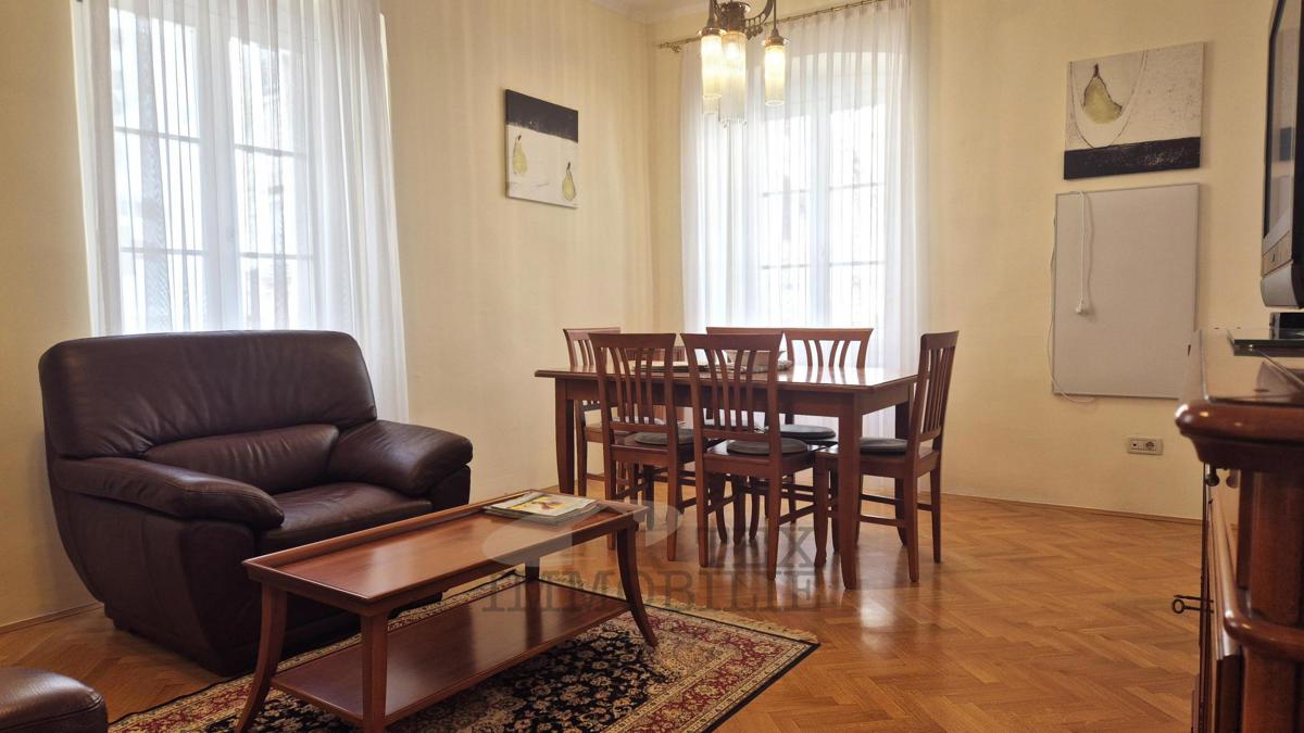 Parenzo – Due eleganti appartamenti nel cuore del centro storico