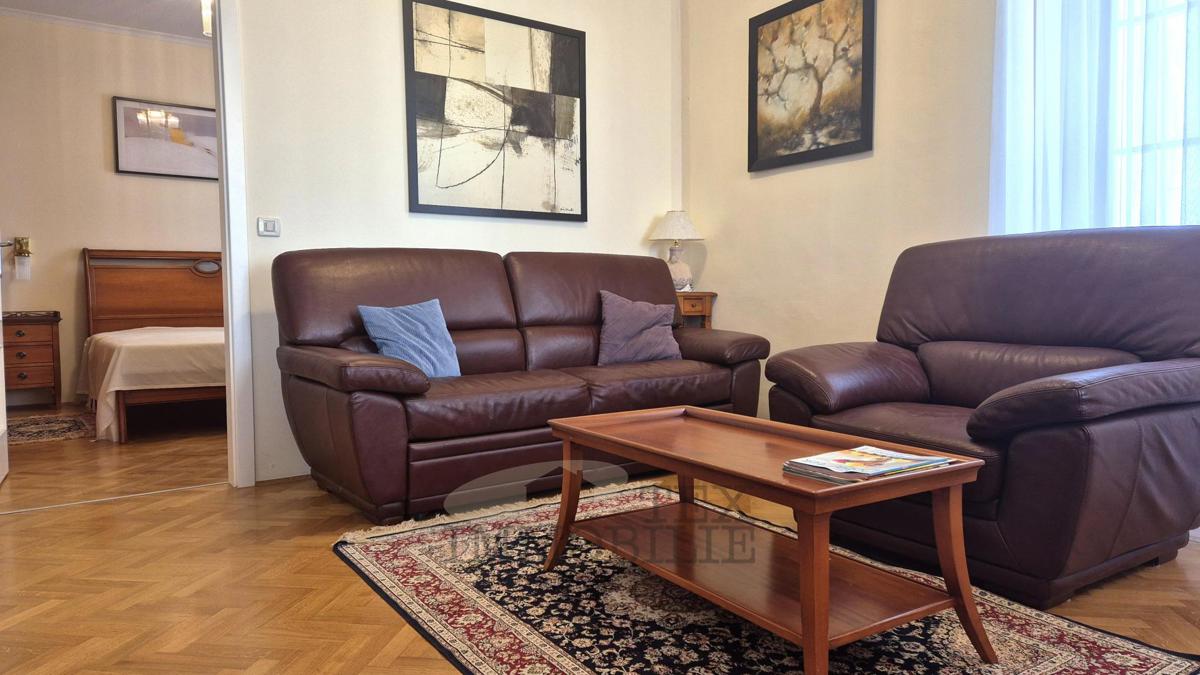 Parenzo – Due eleganti appartamenti nel cuore del centro storico