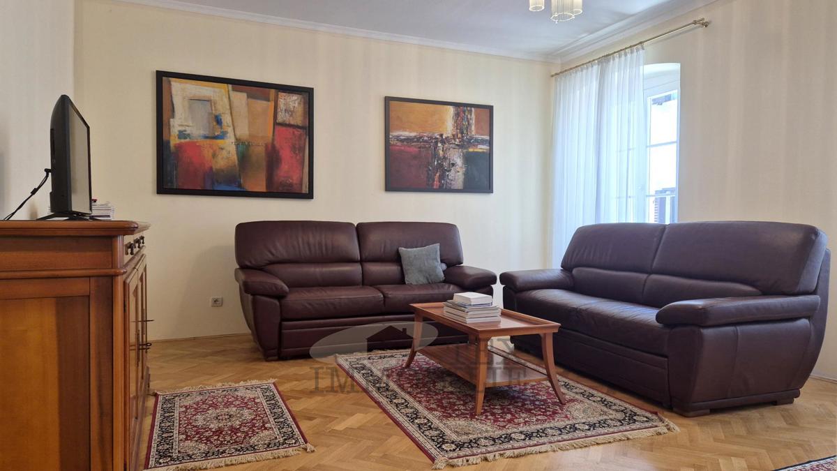 Parenzo – Due eleganti appartamenti nel cuore del centro storico