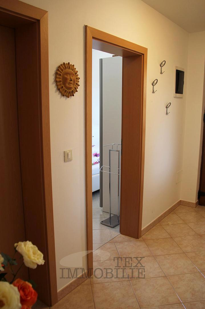 Casa con tre appartamenti vicino a Parenzo, 193m2
