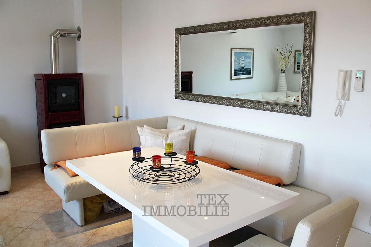Casa con tre appartamenti vicino a Parenzo, 193m2