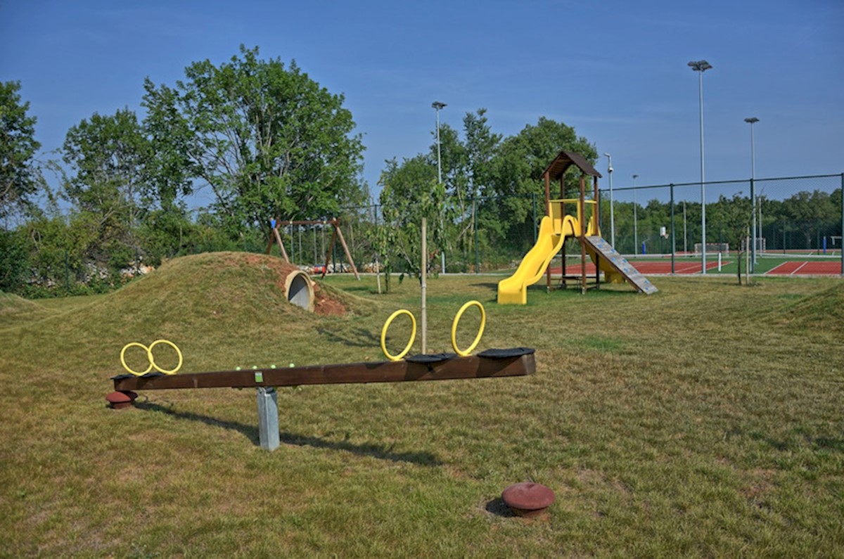 Una villa di campagna con piscina e impianti sportivi nel cuore dell'Istria 