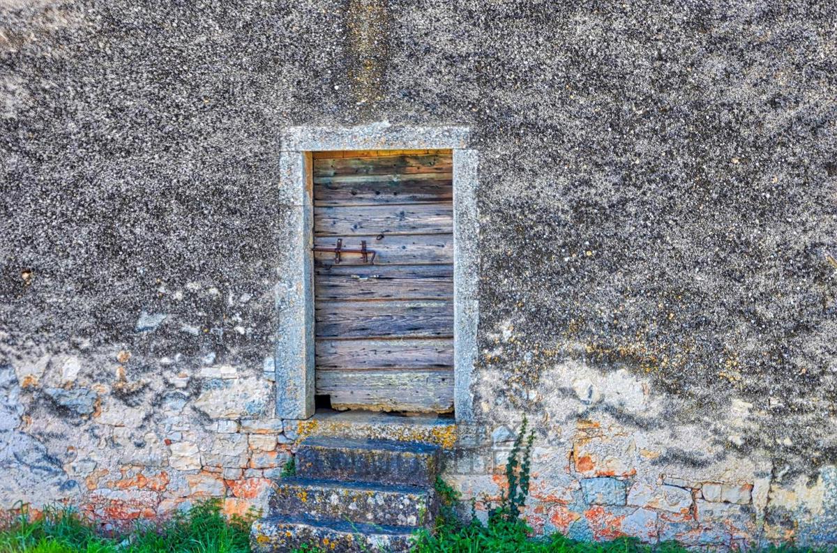 Casa in pietra d'Istria per l'adattamento