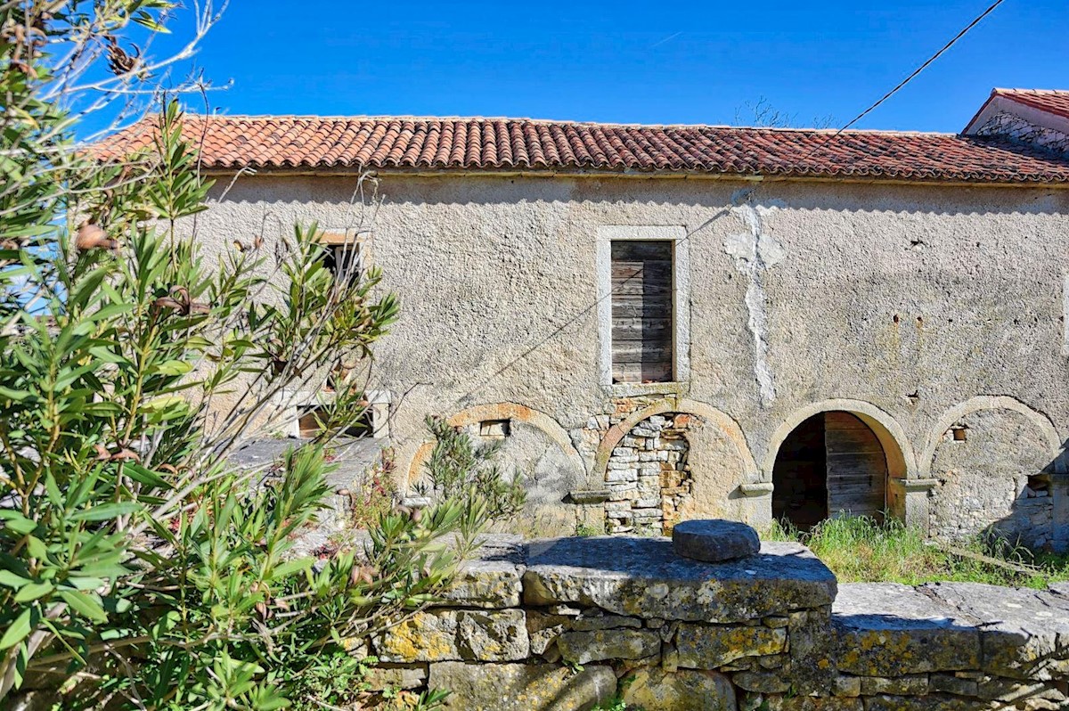 Casa in pietra d'Istria per l'adattamento