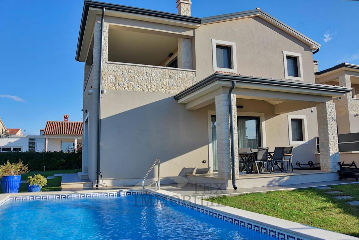 Affascinante casa bifamiliare vicino a Parenzo , 316 m2