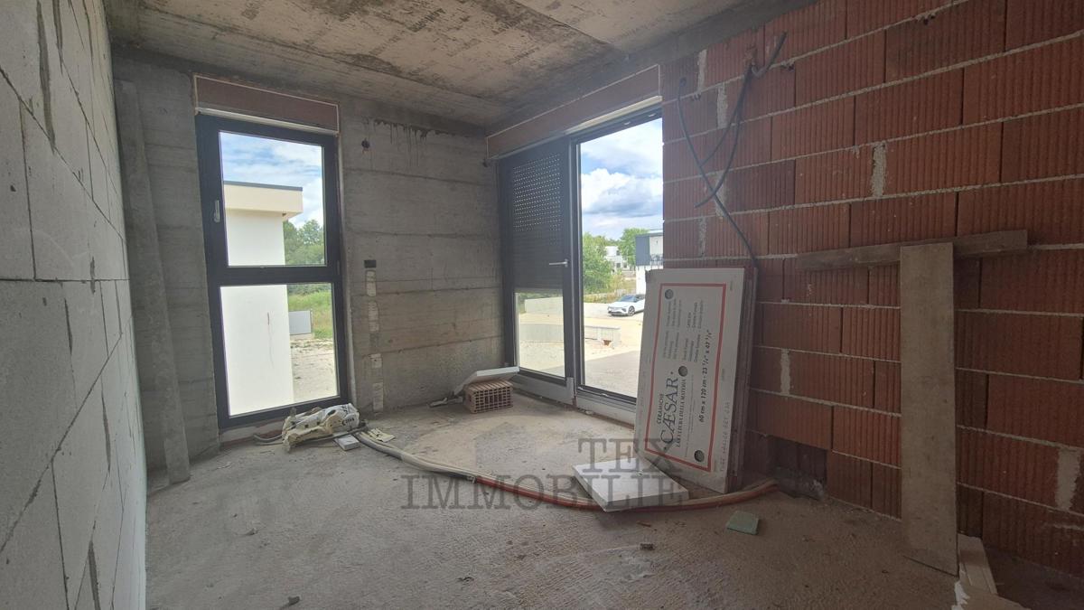 Parenzo, appartamento in costruzione a 1,6 km dal mare - S2