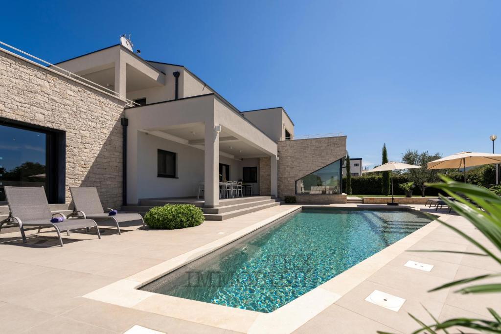 Villa moderna con vista mare a Parenzo 