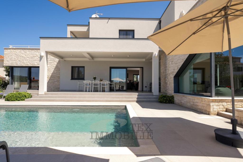 Villa moderna con vista mare a Parenzo 