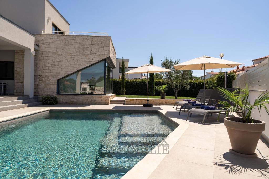 Villa moderna con vista mare a Parenzo 