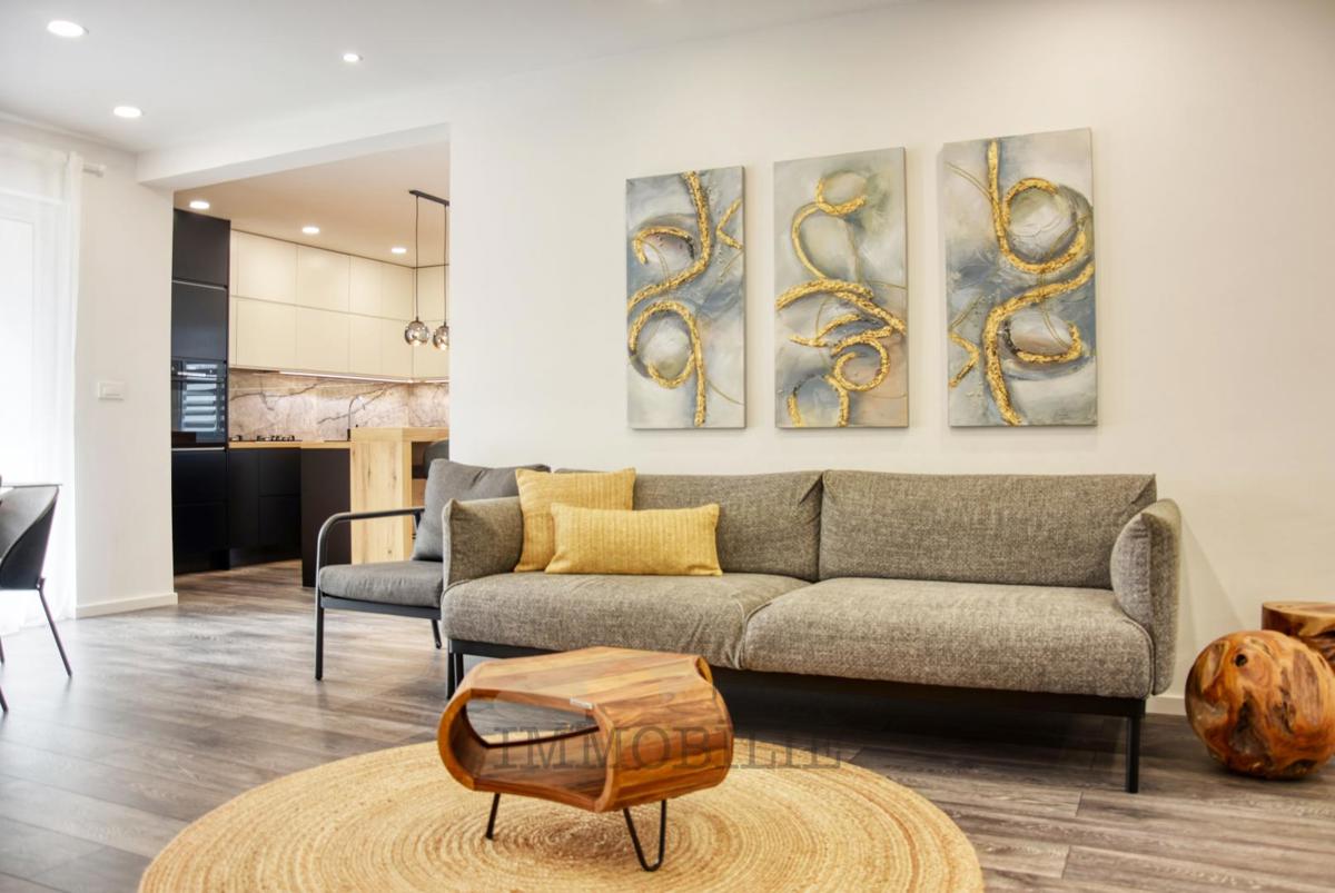 Parenzo – Appartamento spazioso 100 m², a 800 m dal mare