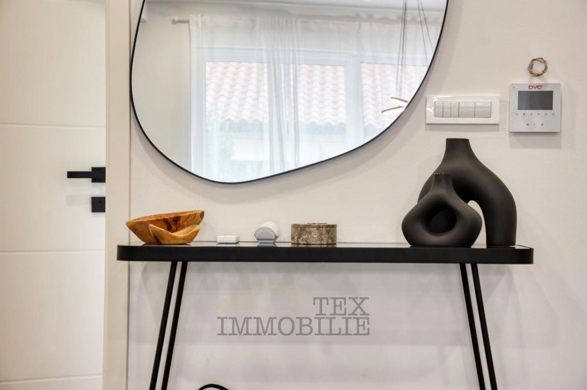 Parenzo – Appartamento spazioso 100 m², a 800 m dal mare