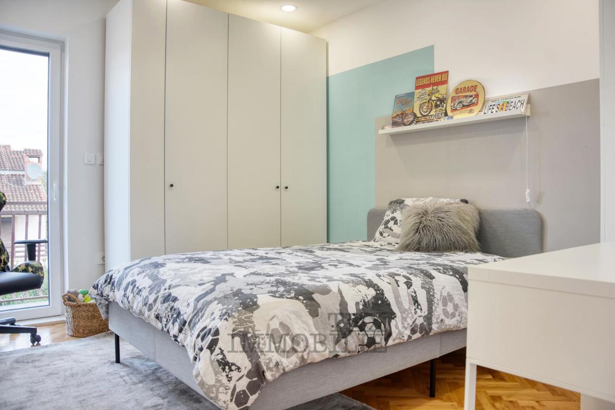 Parenzo – Appartamento spazioso 100 m², a 800 m dal mare