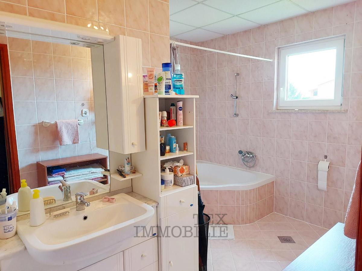 Parenzo – Ampio appartamento 105 m², a 600 m dal centro e dalle spiagge