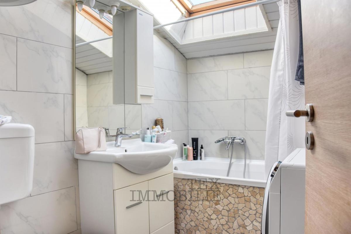 Appartamento in vendita in posizione eccellente nel centro di Parenzo – a 300 m dal mare!