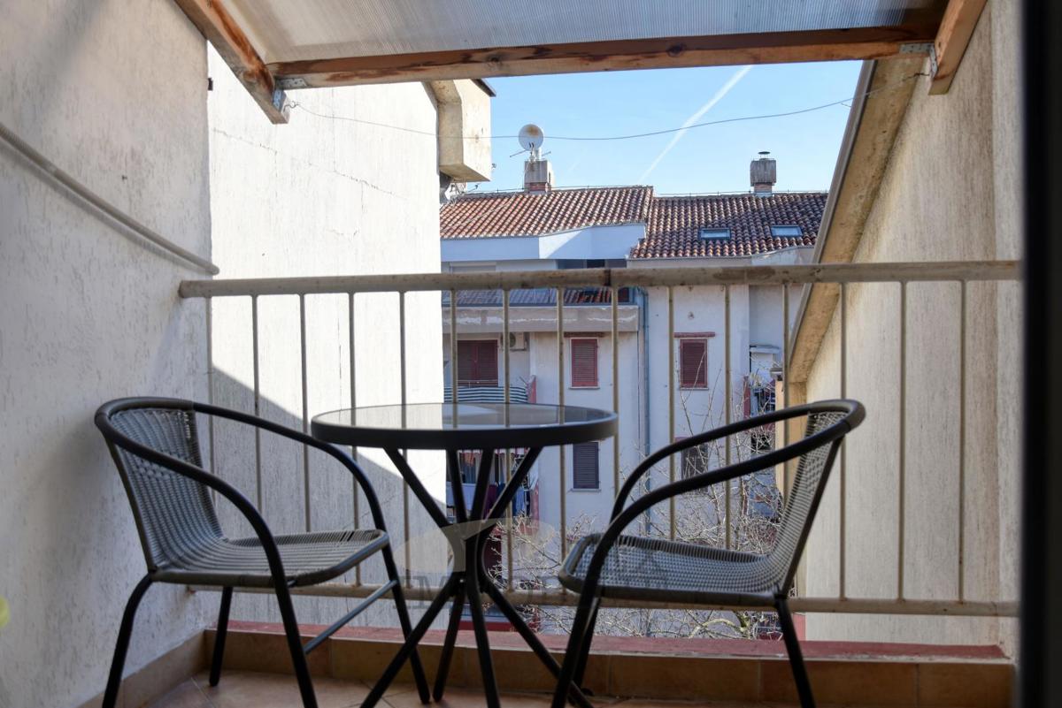 Appartamento in vendita in posizione eccellente nel centro di Parenzo – a 300 m dal mare!