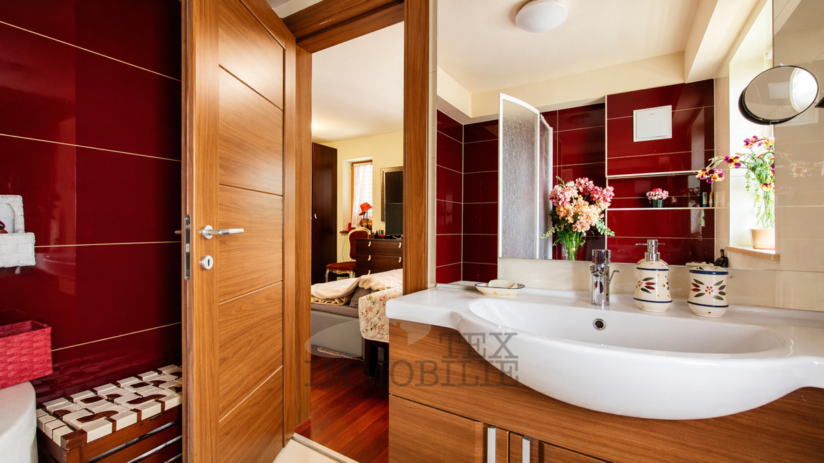 Parenzo, appartamento in ottima posizione a 150 m dal mare