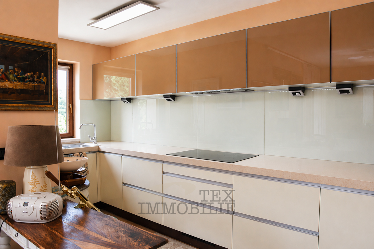 Parenzo, appartamento in ottima posizione a 150 m dal mare