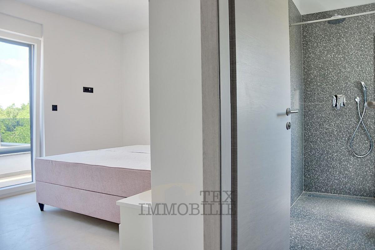 Villa moderna con piscina vicino a Parenzo 