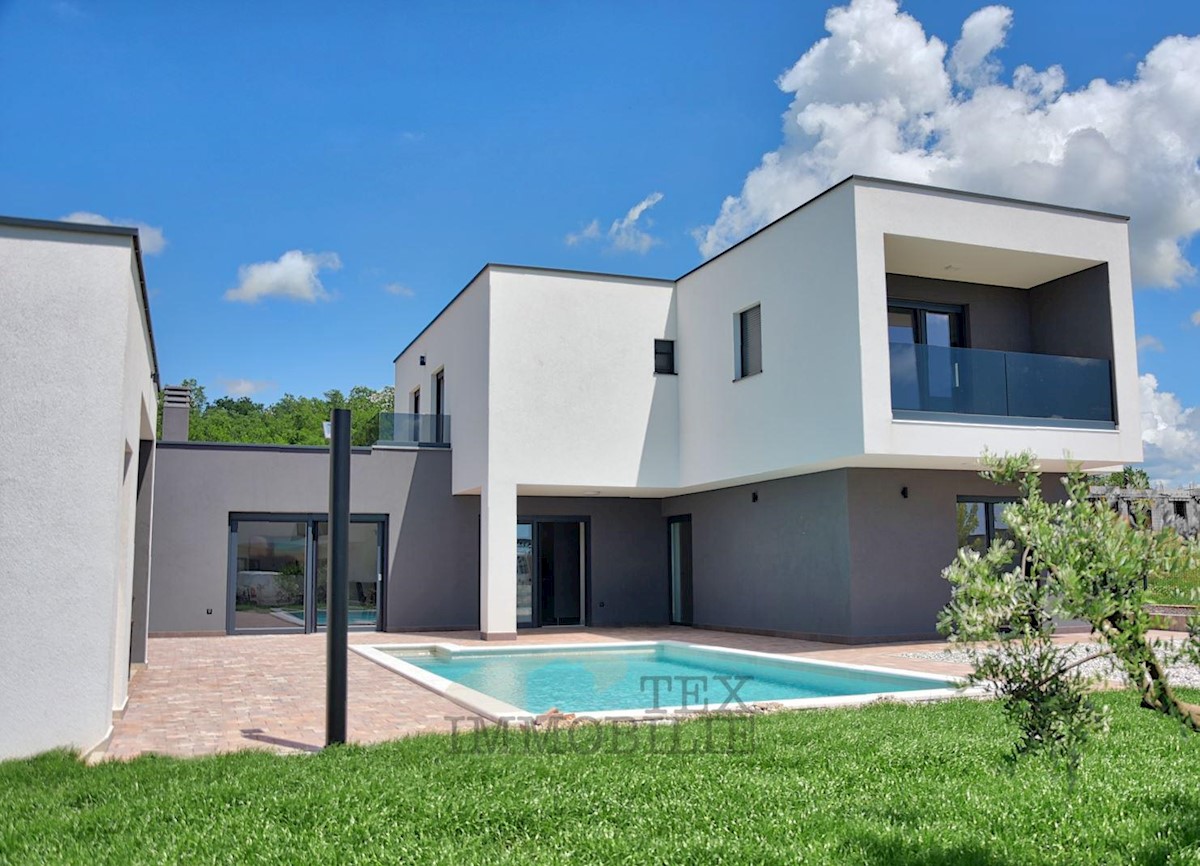 Villa moderna con piscina vicino a Parenzo 