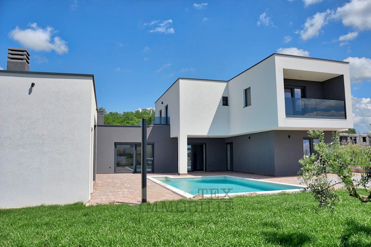 Villa moderna con piscina vicino a Parenzo 