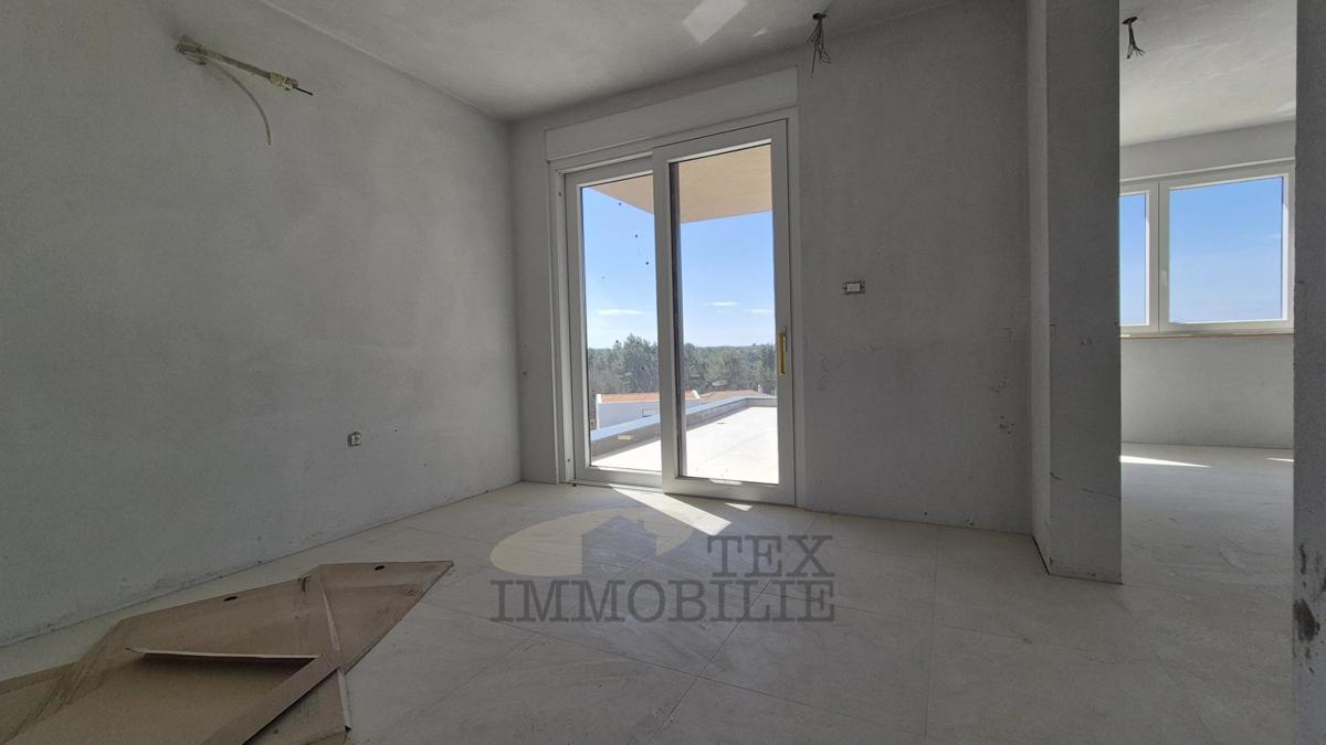 Penthouse in ottima posizione vicino al mare V2C3