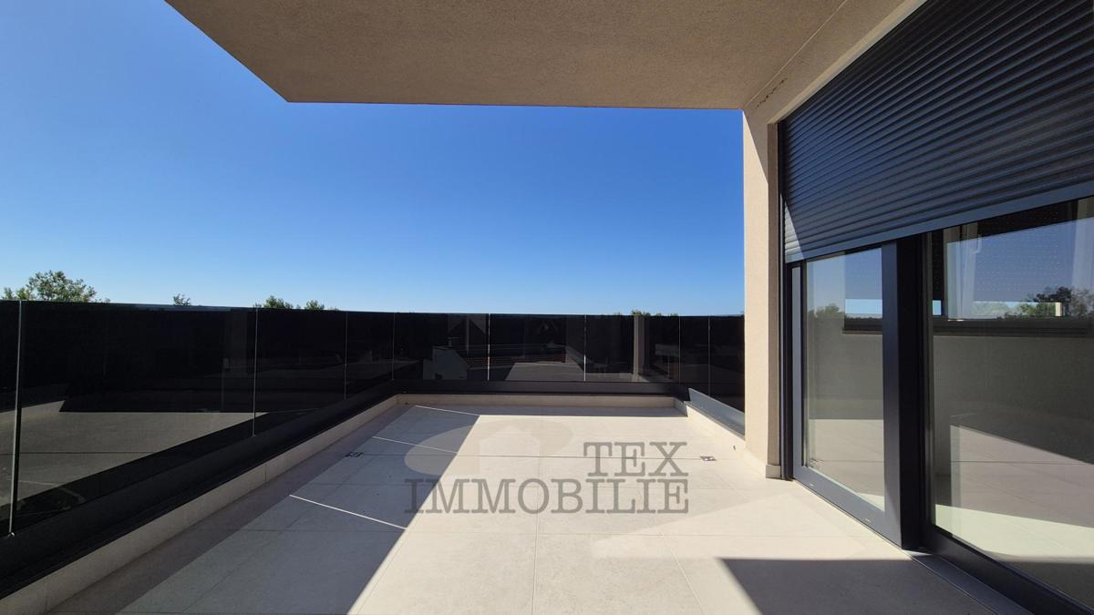 Penthouse in ottima posizione vicino al mare V2C3