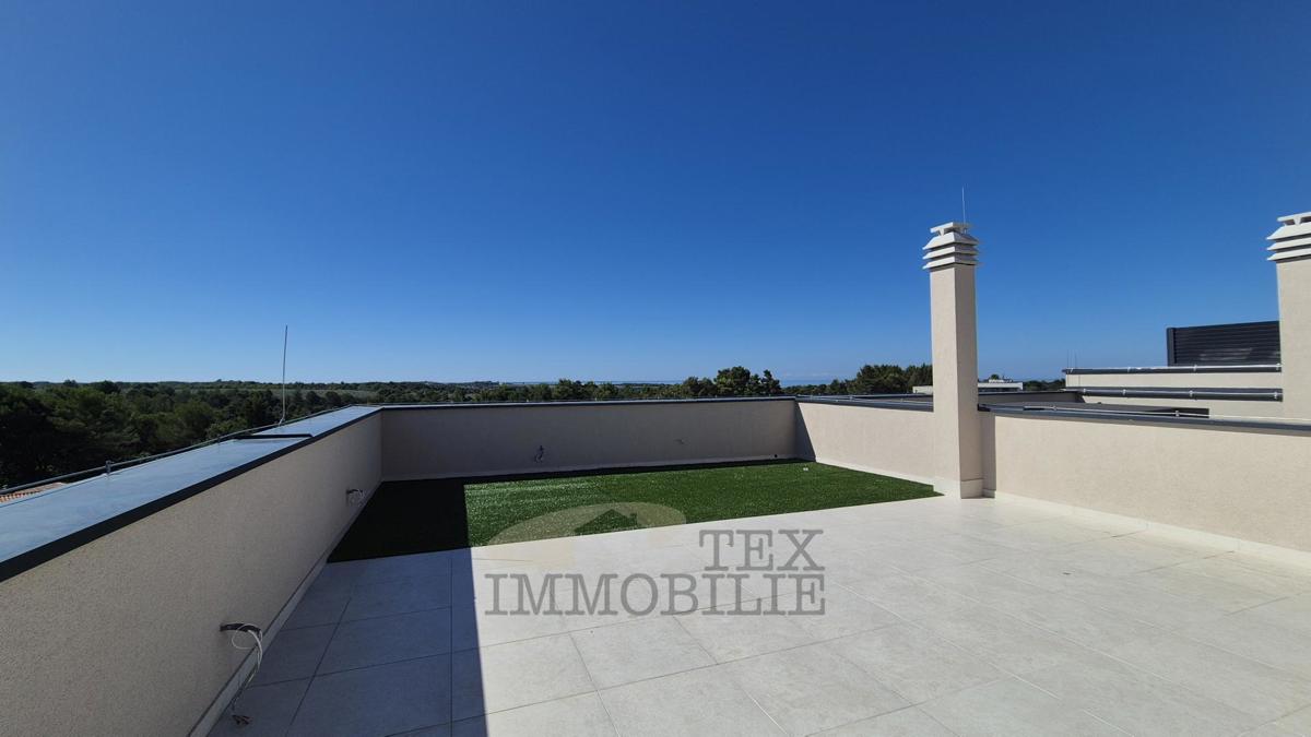Penthouse in ottima posizione vicino al mare V2C3