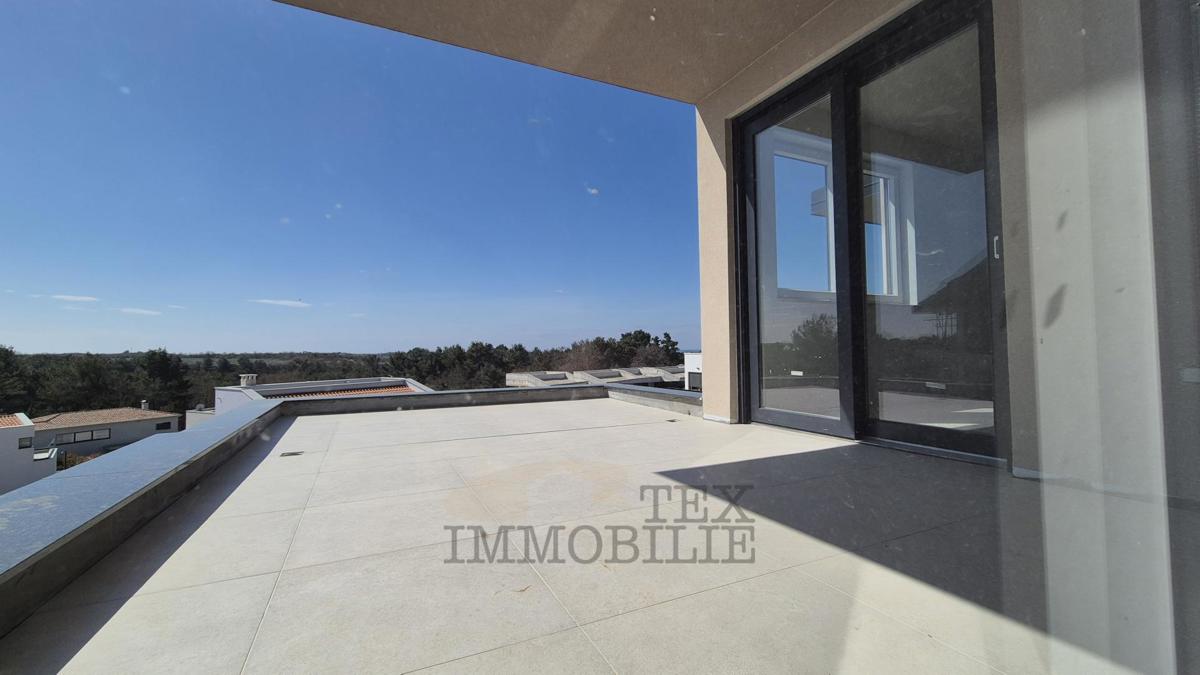 Penthouse in ottima posizione vicino al mare V2C3