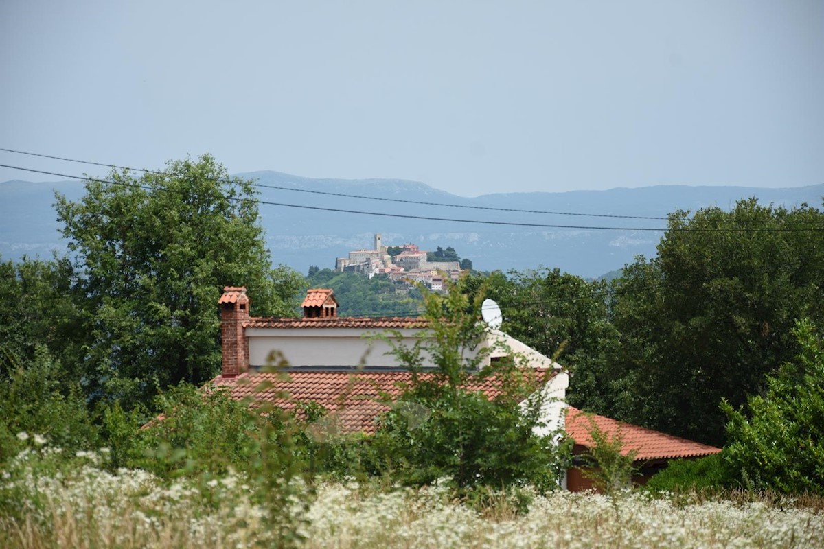 Terreno con vista su Montona