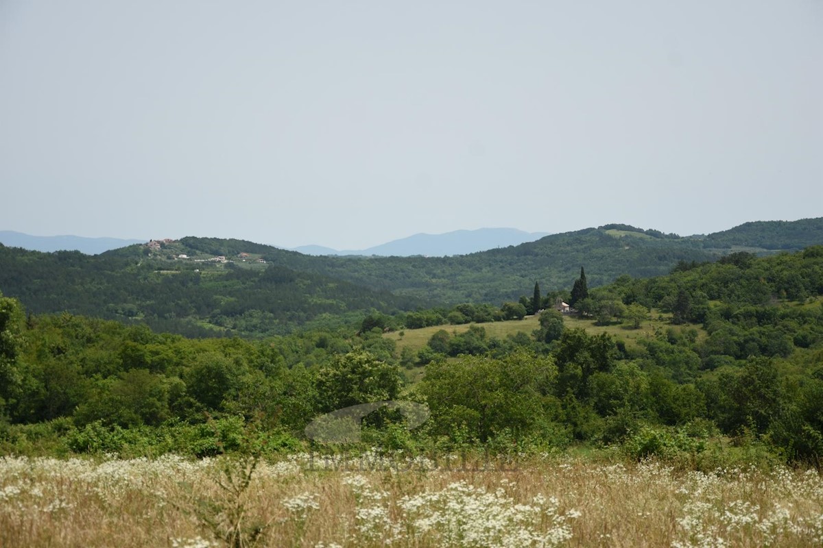 Terreno con vista su Montona