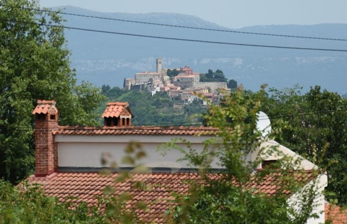 Terreno con vista su Montona