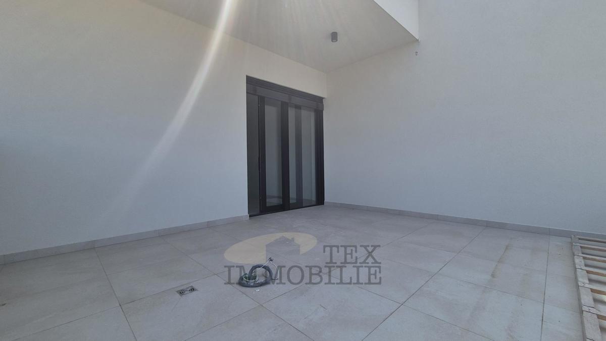 Parenzo, ampio appartamento con vista mare