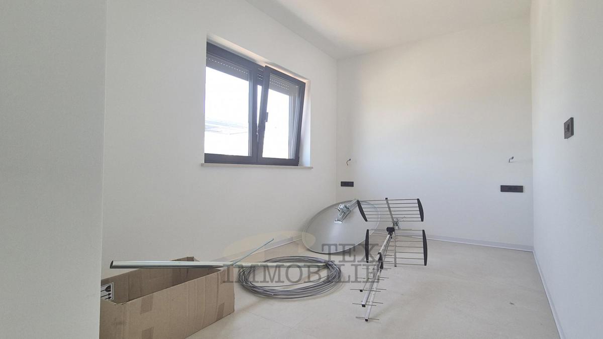 Parenzo, ampio appartamento con vista mare