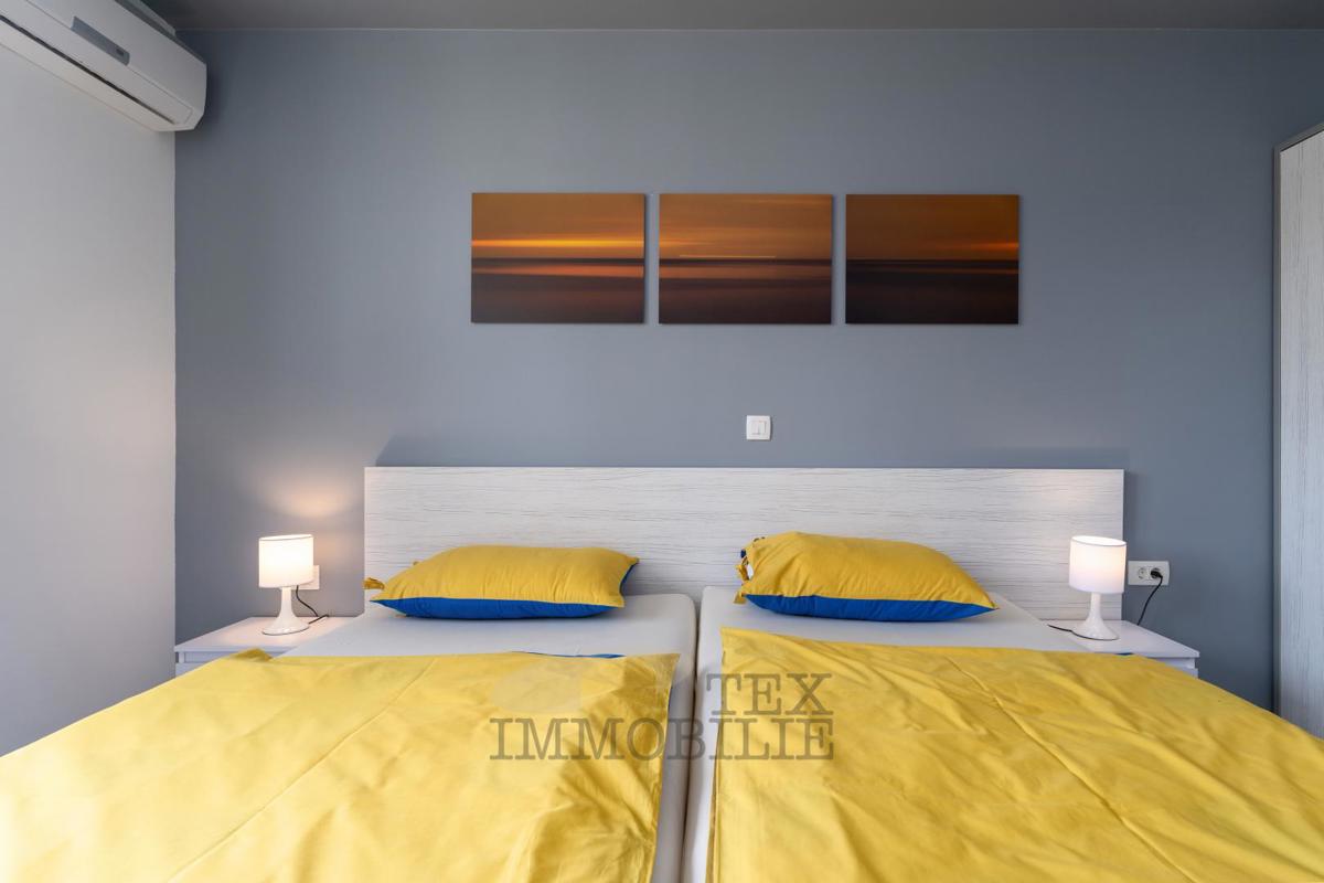 Casa moderna con piscina e vista mare, 158m2