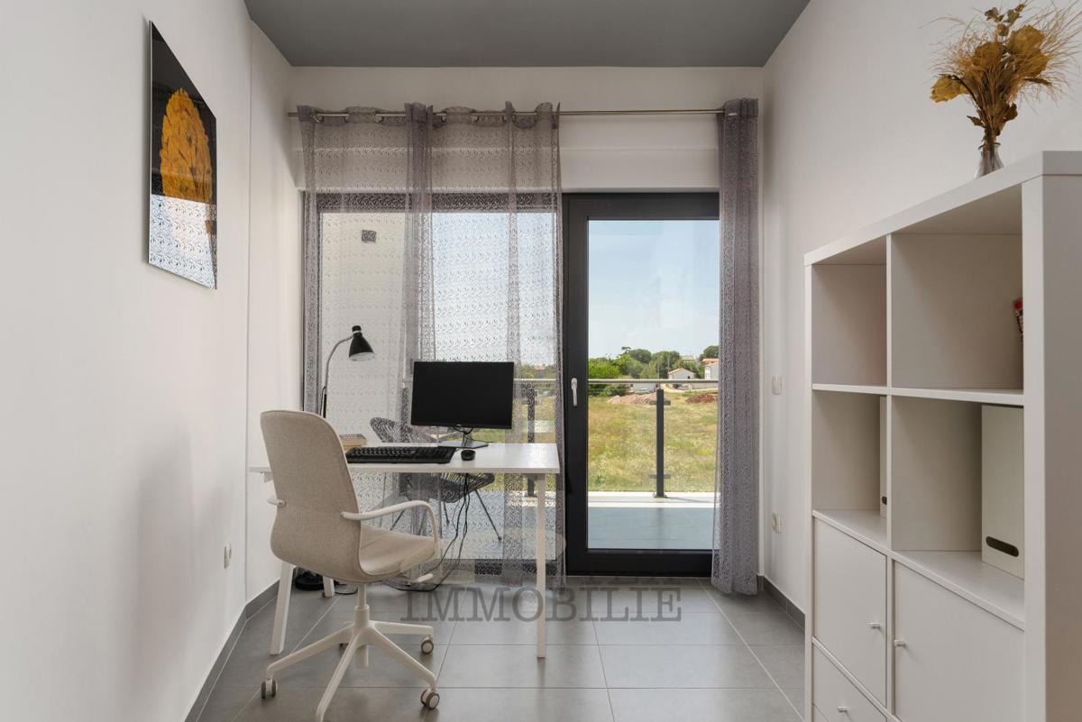 Casa moderna con piscina e vista mare, 158m2