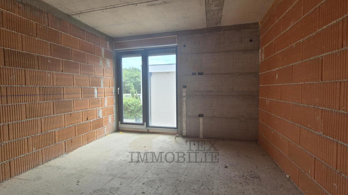 Parenzo, ottimo appartamento nuovo a 1,6 km dal mare - S1