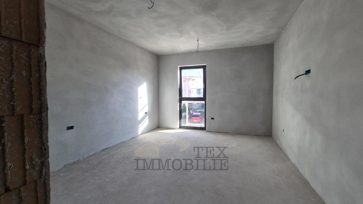 Dintorni di Parenzo, appartamento con tre camere da letto a 1 km dal mare