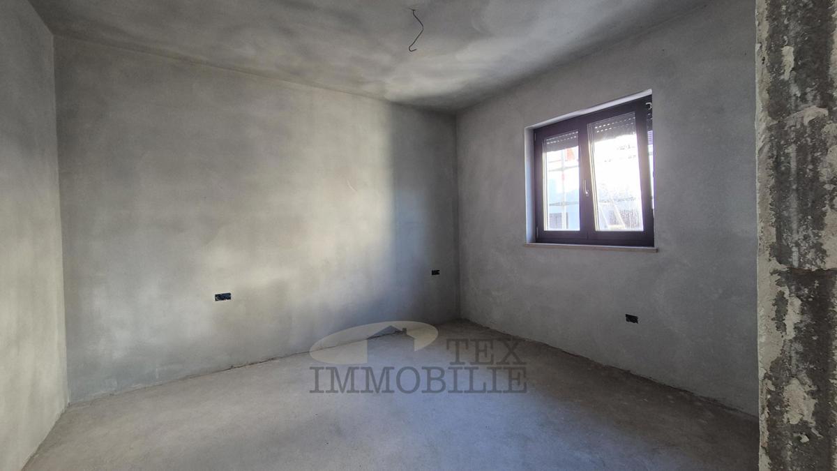 Dintorni di Parenzo, appartamento con tre camere da letto a 1 km dal mare