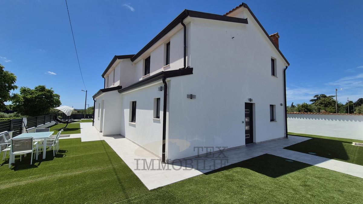 Casa con due appartamenti a soli 4 km da Parenzo