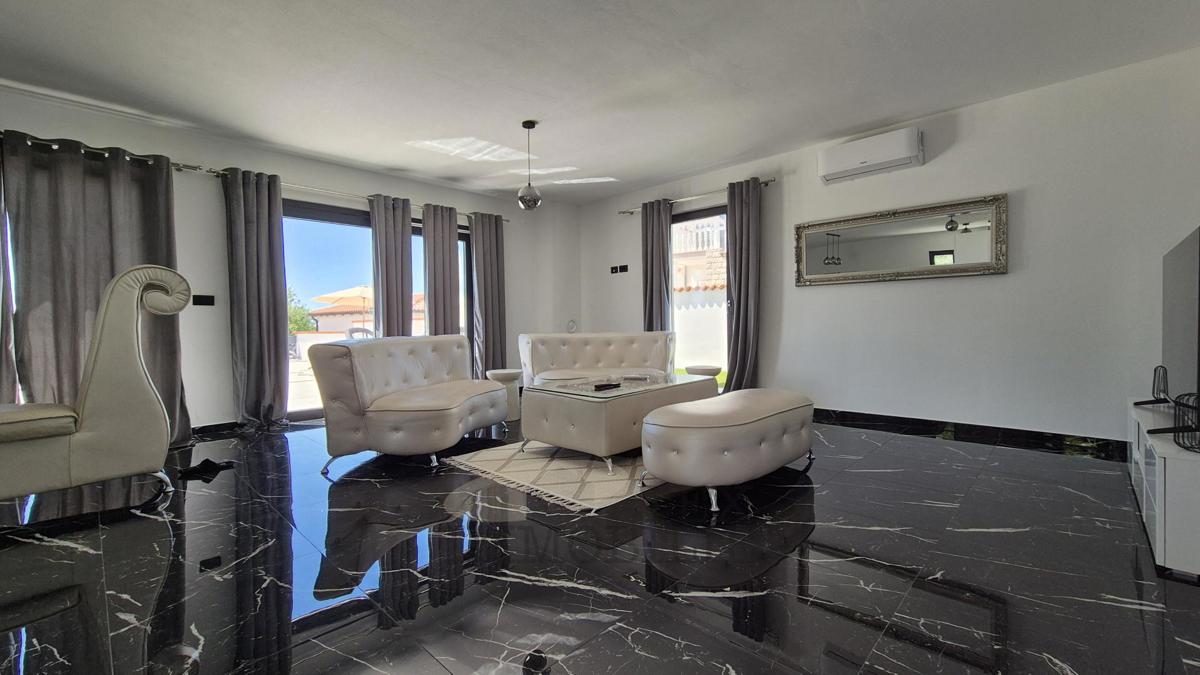 Casa con due appartamenti a soli 4 km da Parenzo