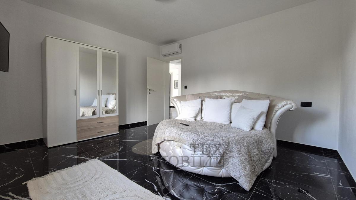 Casa con due appartamenti a soli 4 km da Parenzo