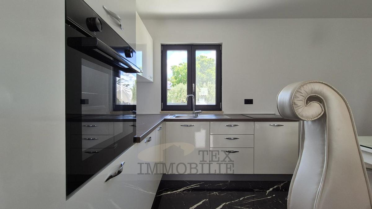 Casa con due appartamenti a soli 4 km da Parenzo