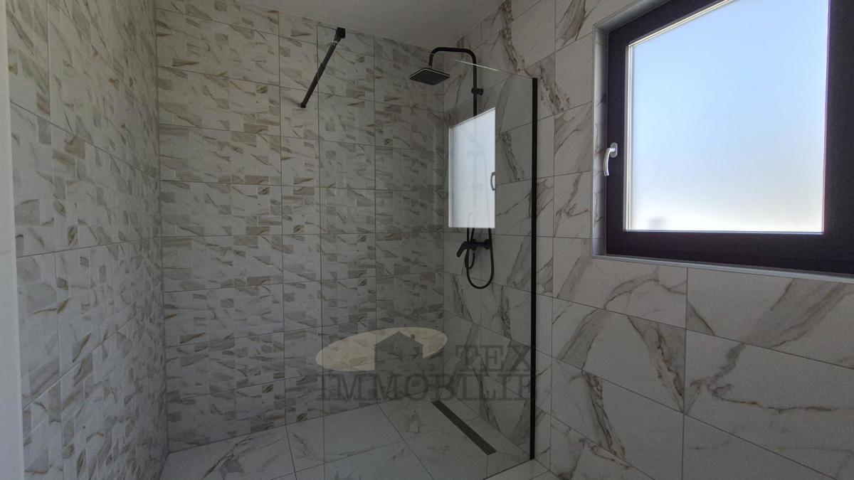 Casa con due appartamenti a soli 4 km da Parenzo