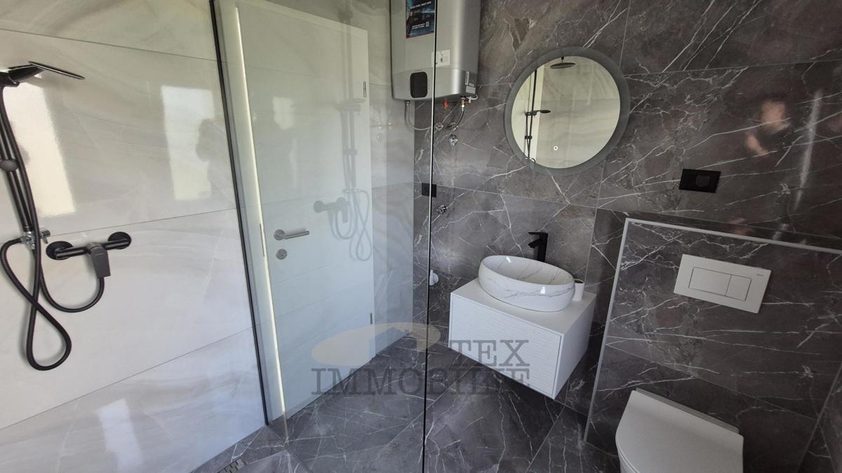 Casa con due appartamenti a soli 4 km da Parenzo