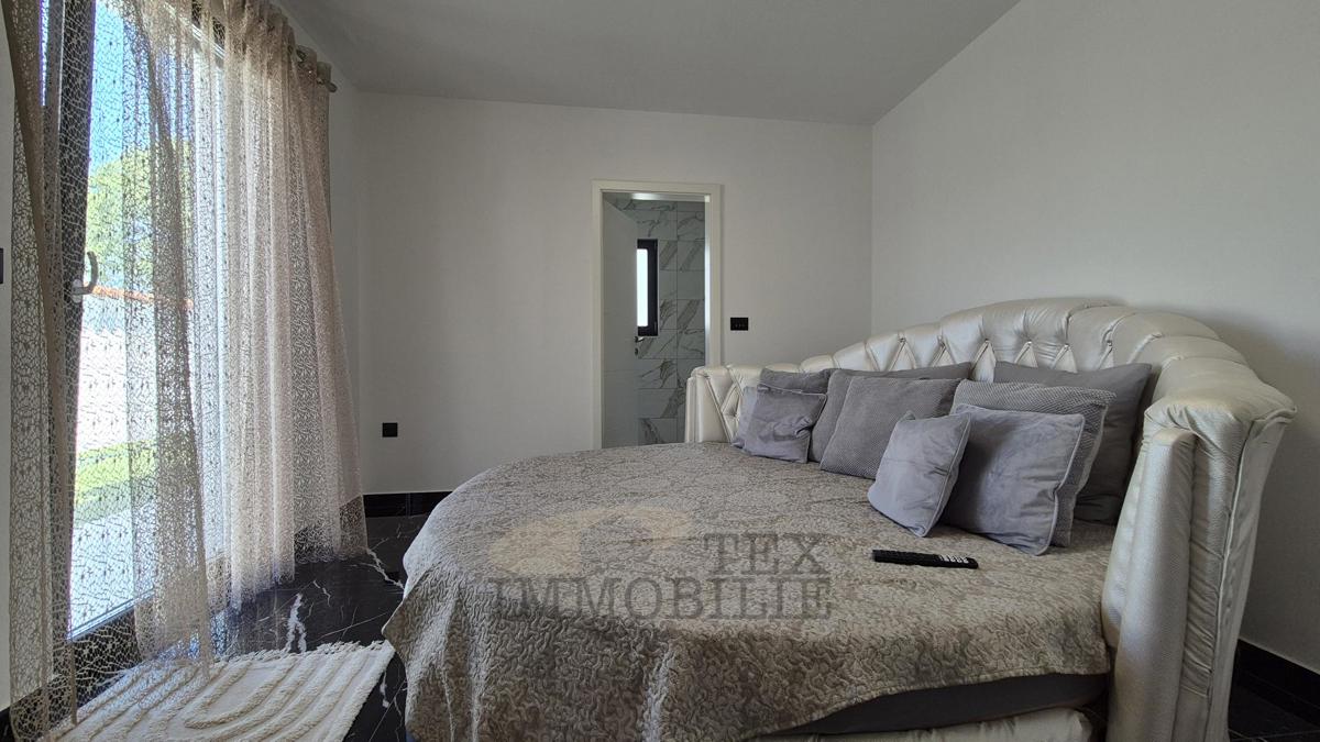 Casa con due appartamenti a soli 4 km da Parenzo